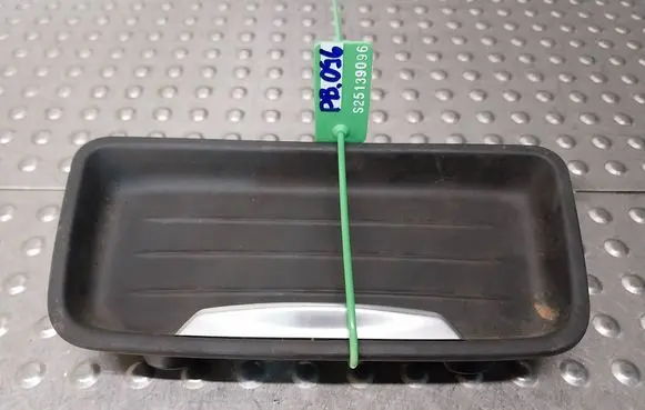 BMW 3 F30 F35 F31 Glove box 9232068