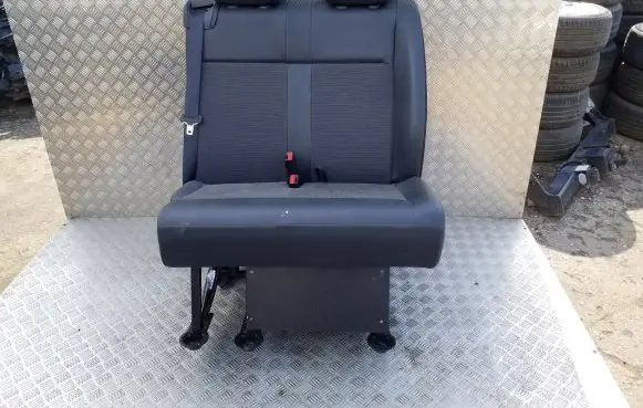 Opel Vivaro Front double seat 