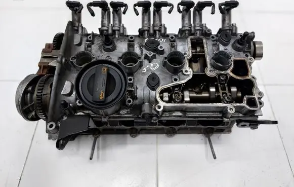 Audi Q5 SQ5 Engine head 06H103373J
