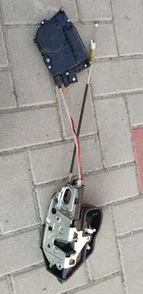 BMW 6 F12 F13 Front door soft close latching motor (coupe) 7226198