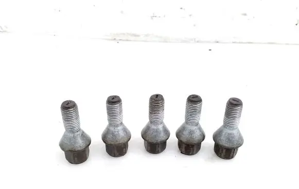 Nissan Juke II F16 Nuts/bolts 
