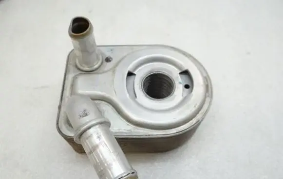 Engine oil radiator