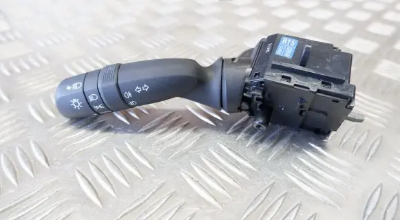 Toyota Yaris Cross Indicator stalk 8432902040