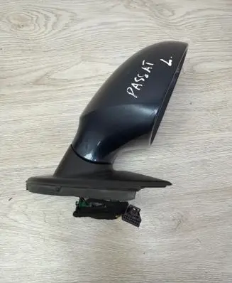 Volkswagen PASSAT B6 Front door electric wing mirror E1010781
