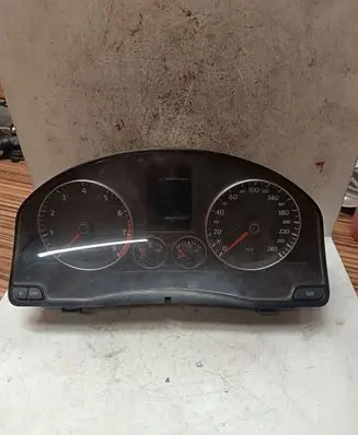 Volkswagen Scirocco Speedometer (instrument cluster) 1077210069 V0005000 1K8920870FX