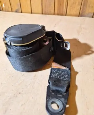 Ford Focus Front seatbelt 560626601 08R000MARE