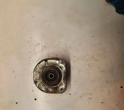 Volvo V70 Front upper strut mount 
