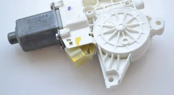 Mercedes-Benz ML W164 Front door window regulator motor 2518200742