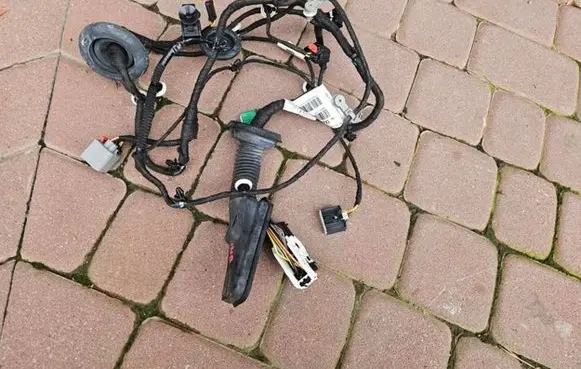 Opel Insignia B EUR ISO radio connector YR00011580