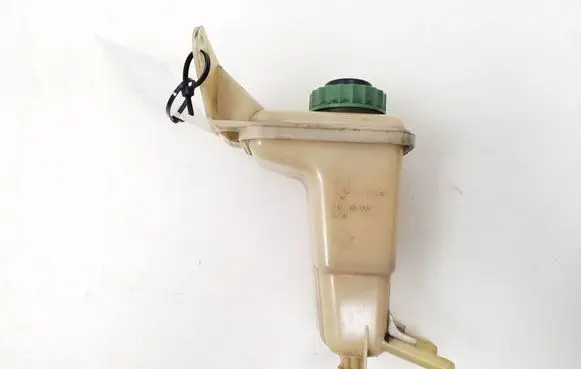 Audi A6 S6 C5 4B Power steering fluid tank/reservoir 8D0422373C