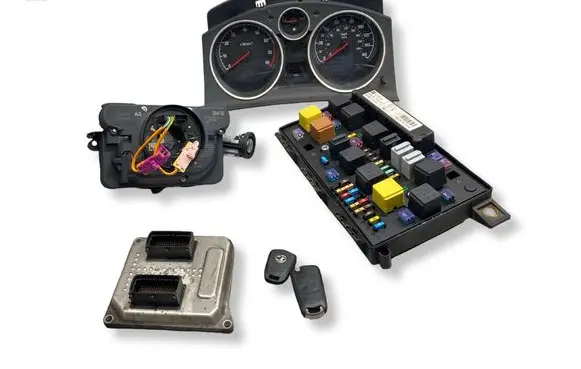 Opel Zafira B Engine ECU kit and lock set 55571557 13309018 5WK9430