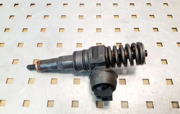 Volkswagen New Beetle Fuel injector 038130073AG 0414720215