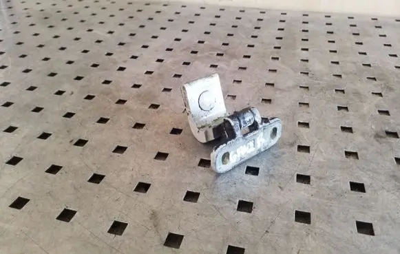 Volkswagen PASSAT B8 Tailgate/trunk/boot hinge 8V3827299A