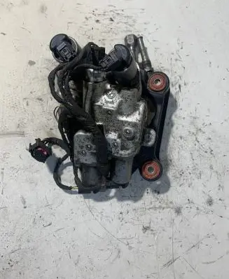 BMW 5 F10 F11 Air suspension compressor 6775258