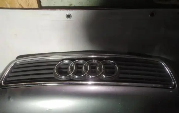 Audi A4 S4 B5 8D Front grill