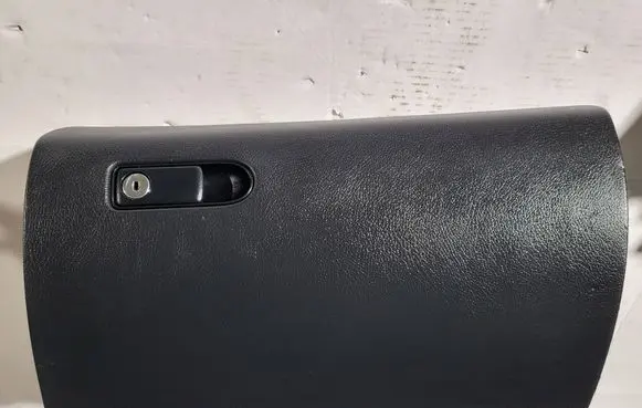 Mercedes-Benz C W205 Glove box A2056803205 B3043789 00009138