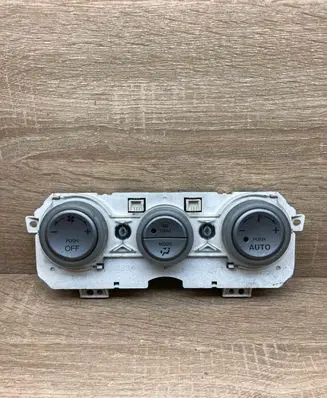 Nissan Qashqai Climate control unit Y01435D