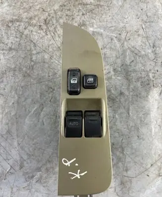 Toyota Corolla E120 E130 Electric window control switch 8482012400