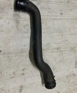 Land Rover Range Rover Sport L494 Engine coolant pipe/hose CPLA8D033CB
