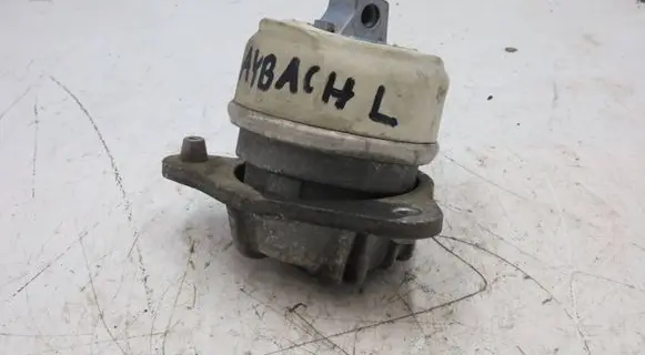 Mercedes-Benz S X222 Maybach Engine mount bracket A2222403300
