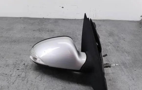 Front door electric wing mirror