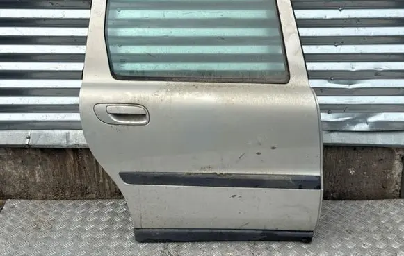 Rear door