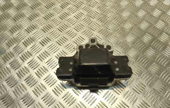 Engine mount bracket