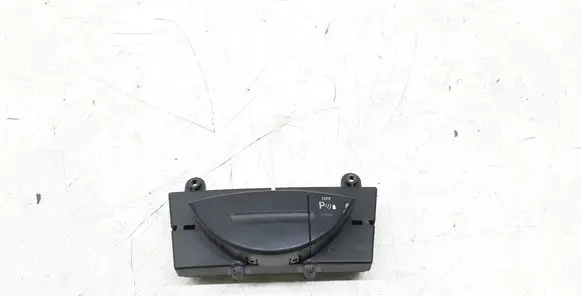 Mercedes-Benz E W211 Parking (PDC) sensor switch 2118206510