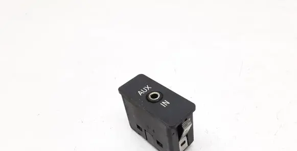 BMW 3 E90 E91 AUX in-socket connector 6930561