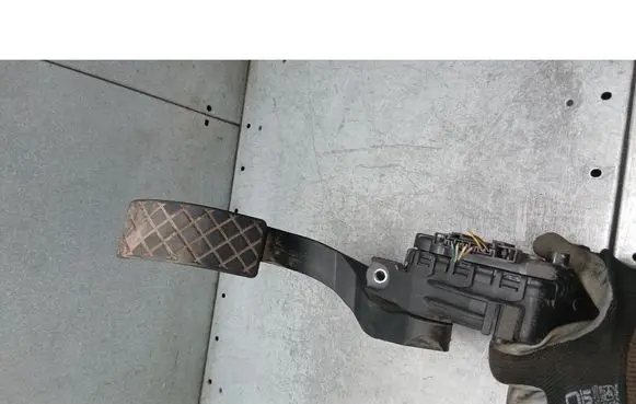 Audi A6 Allroad C5 Accelerator pedal position sensor 8D1723523M