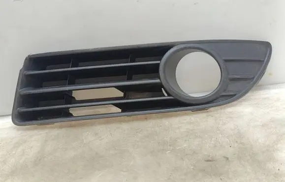 Volkswagen Polo IV 9N3 Front bumper lower grill 6Q0853665E