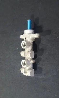 Chrysler Neon I Master brake cylinder