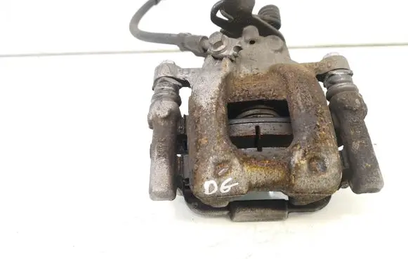 Volkswagen Jetta VI Rear brake caliper W08471