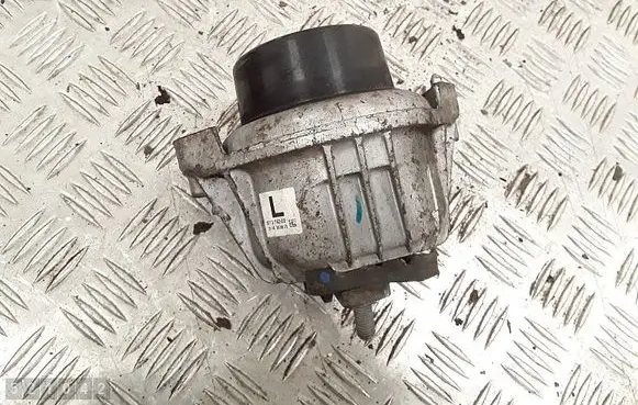 BMW X1 E84 Engine mount bracket 677374203