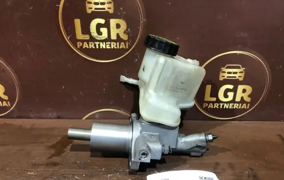 Mercedes-Benz C W204 Master brake cylinder A2044300002