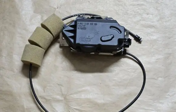 Mercedes-Benz GL X164 Tailgate/trunk/boot lock/catch/latch A1647400300 1647400300