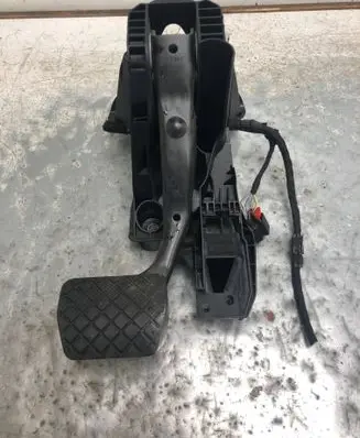 Volkswagen PASSAT B8 Brake pedal 5Q1723058BNBILI 5Q1723058BN