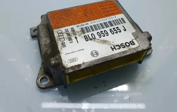 Audi A3 S3 8L Airbag control unit/module 8L0959655J 0285001352
