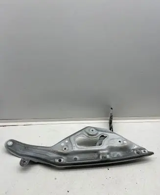 Renault Twingo III Fender mounting bracket 631467520R