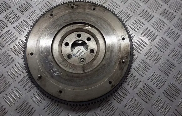 Volkswagen Polo IV 9N3 Flywheel
