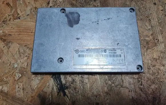 Audi A4 S4 B7 8E 8H Bluetooth control unit module 8P0862335H