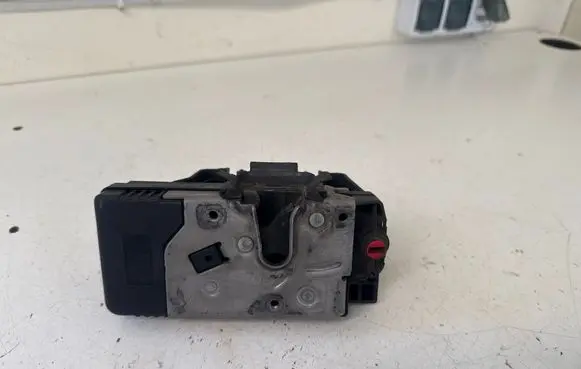 Opel Vivaro Sliding door lock 8200020186 91166233