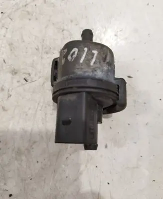 Volkswagen PASSAT B6 Electromagnetic valve 058133459