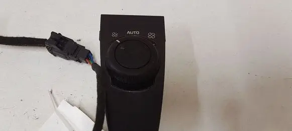 Citroen C4 Grand Picasso Interior fan control switch 9659796977