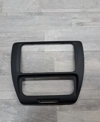 Radio/GPS head unit trim