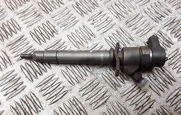 Volvo S60 Fuel injector 0445110078