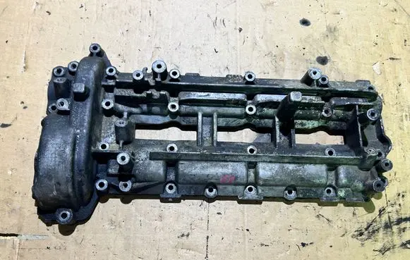 Mercedes-Benz Vito Viano W639 Rocker cam cover A6420101230