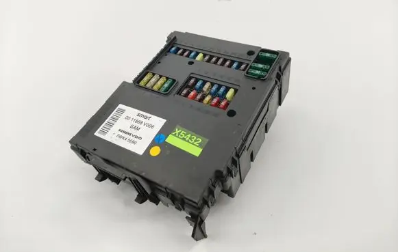 Smart ForTwo I Fuse module 0011868V006 5WK45090