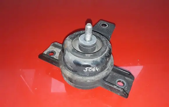 Hyundai Santa Fe Engine mount bracket 218122B500