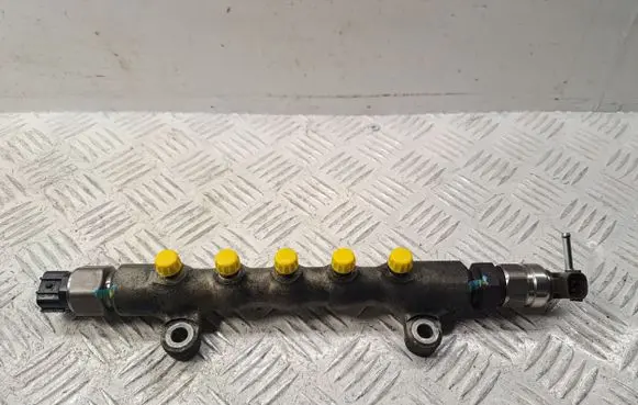 Toyota Avensis T250 Fuel main line pipe 238100R020 09F04007
